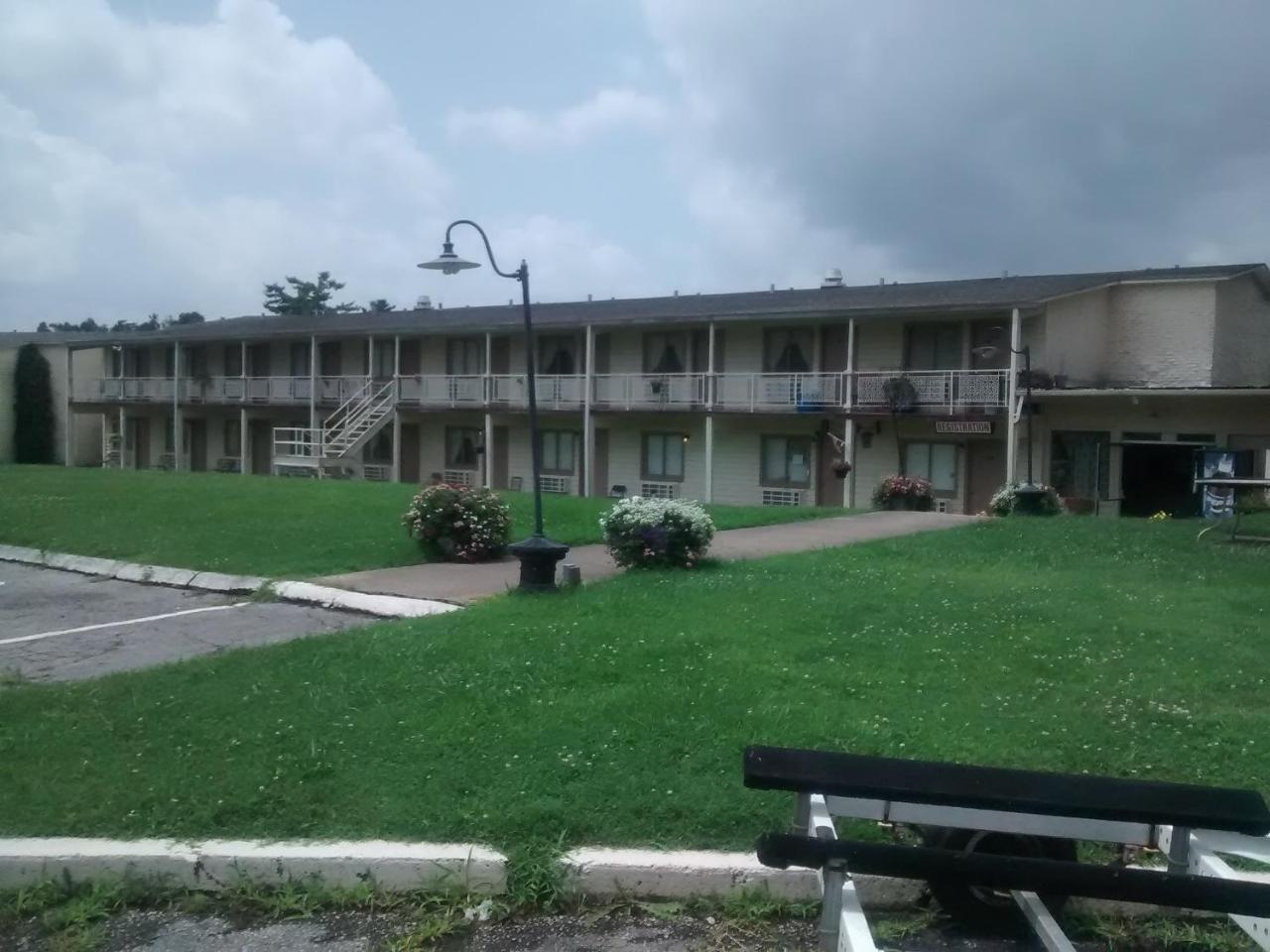 Ken Bar Lodge Gilbertsville Экстерьер фото